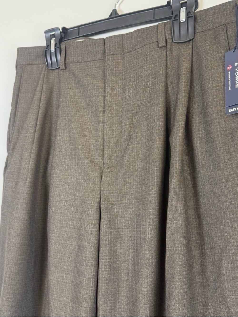 Roundtree & Yorke Brown Pleated Dress Pants 36x32 Cuffed Easy Care Trousers - Picture 3 of 7